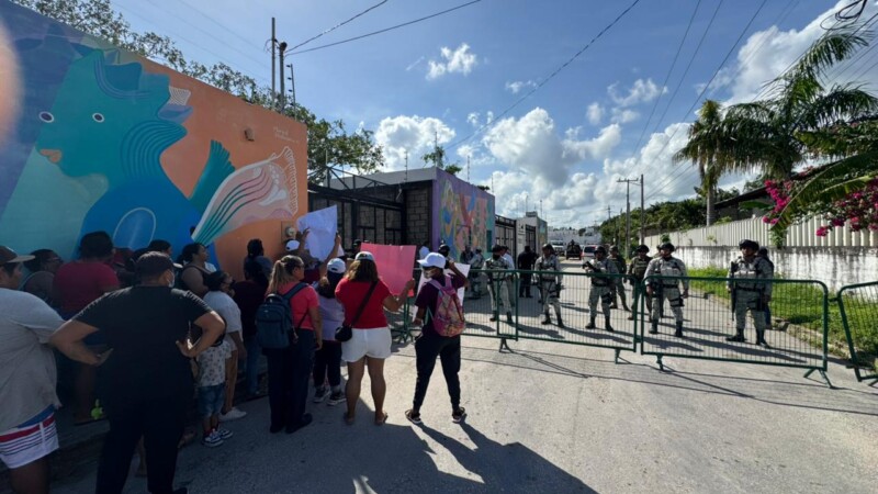 Exigen familiares de reos en Cancún respeten sus derechos