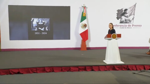 Sheinbaum rinde homenaje a Silvia Pinal tras su fallecimiento