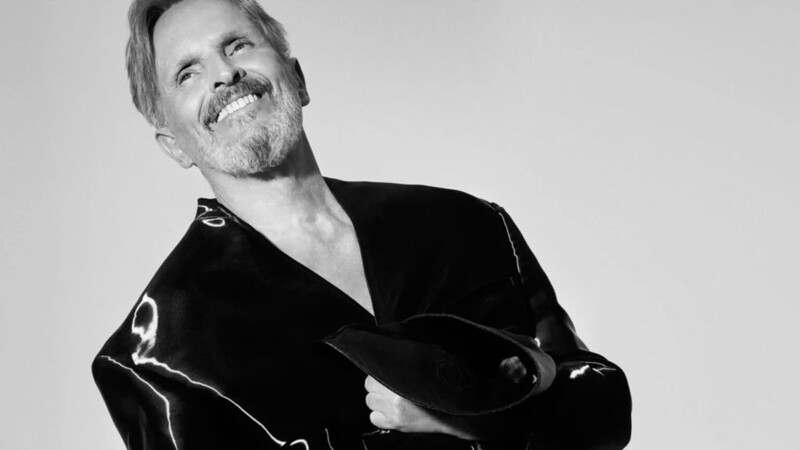Miguel Bosé anuncia gira por México y España para 2025