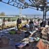 Ataque suicida en estación de tren de Pakistán; 26 muertos