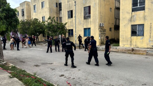 Pareja fue apuñalada por su propio hijo en Paseos del Mar en Cancún (VIDEO)
