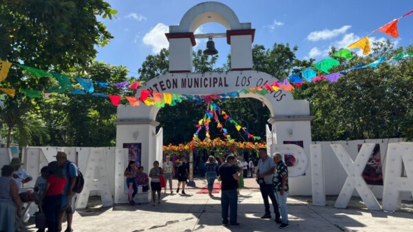 Comienzan a llegar las familias al panteón Los Olivos de Cancún (VIDEO)