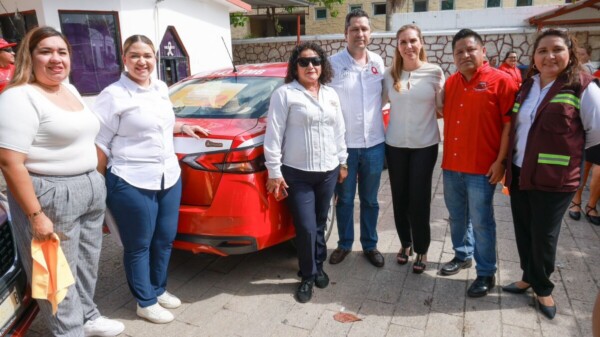 Atenea Gómez Ricalde impulsa campaña “Unidos contra la Violencia” en el transporte público