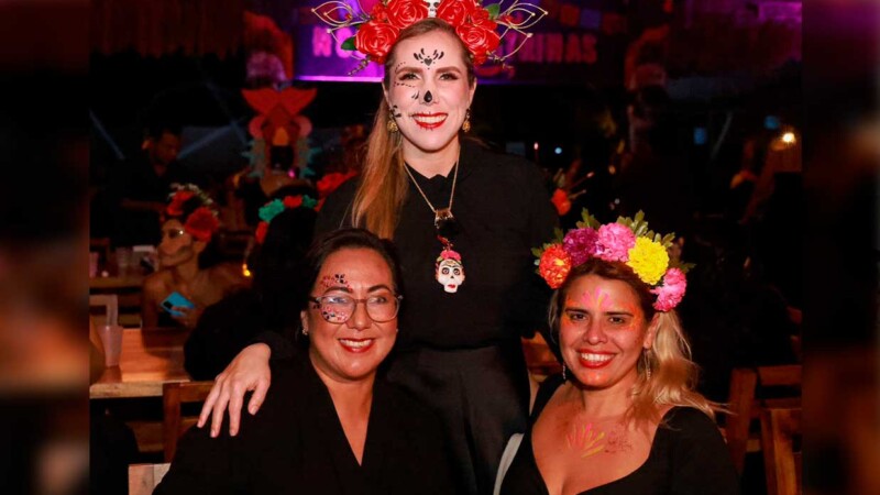 DIF Isla Mujeres realiza Noche de Catrinas en beneficio de cirugías de cataratas