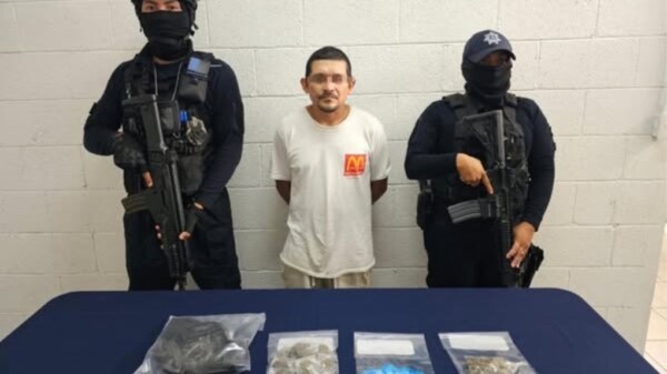 Atrapan a presunto narcomenudista en la colonia Emiliano Zapata de Cozumel