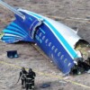 Avión de Azerbaijan Airlines se estrella con 67 personas a bordo en Kazajistán