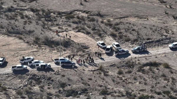 Asesinan migrantes a un agente del INM