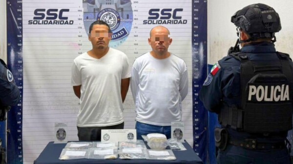 En Playa del Carmen detienen a dos mototaxistas con droga