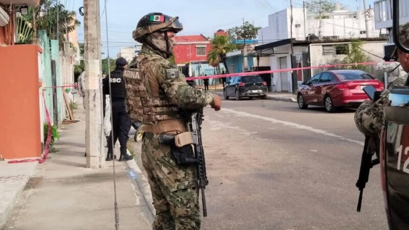 Abandonan cuerpo embolsado cerca de un parque en Tulum