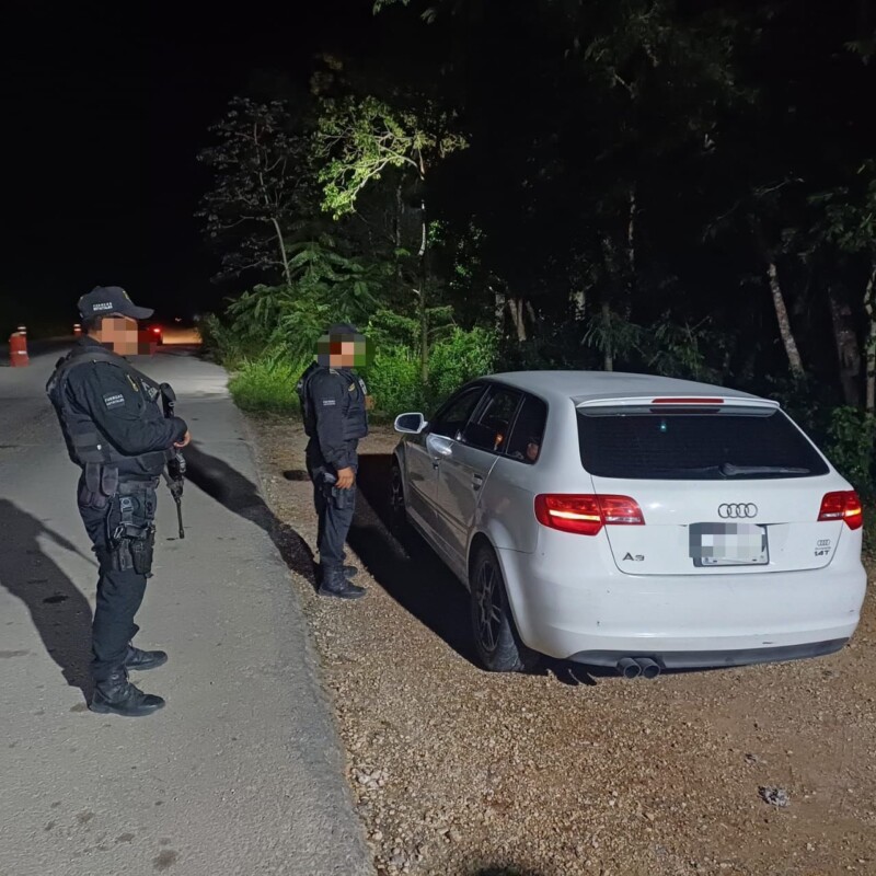 Detienen a pareja por rojo de un pitbull en Mérid; lo llevaban a Tulum; tras un operativo los detectaron en un puesto de control carretero.