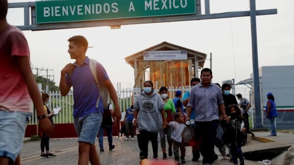 Deportados 4 mil 94 personas en una semana con Trump: Sheinbaum