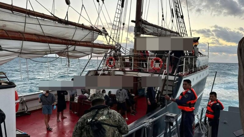 Rescata velero a 10 balseros cubanos a 36 millas náuticas de Isla Mujeres