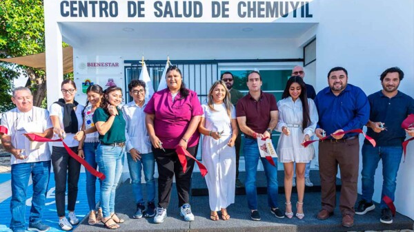 Diego Castañón inaugura moderno Centro de Salud en Chemuyil