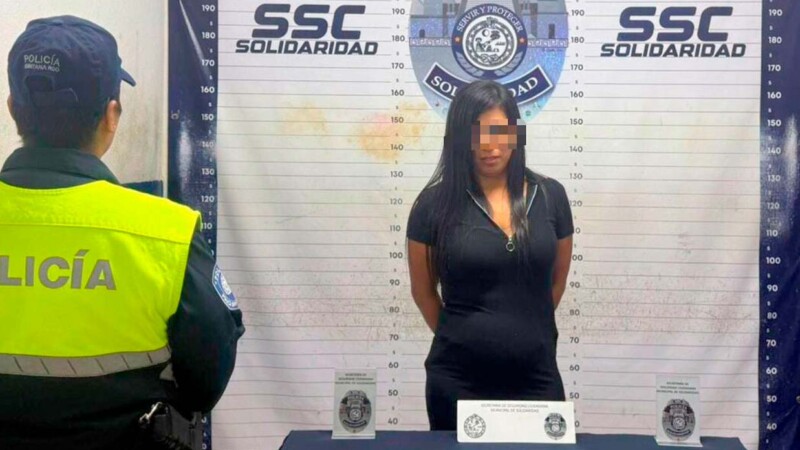 Detienen a mujer por conducir alcoholizada y agredir a policías en Playa del Carmen