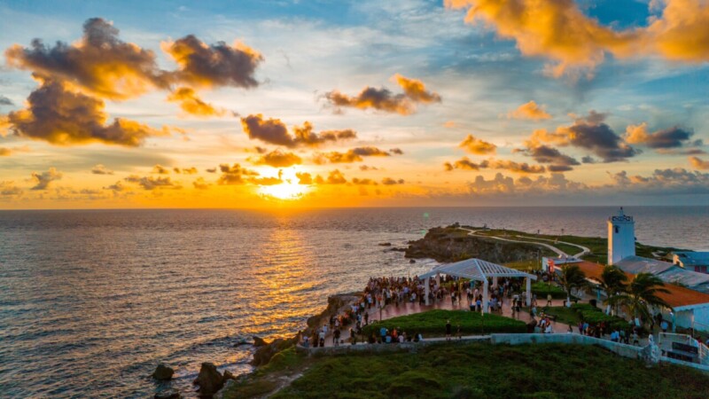 Isla Mujeres recibe los primeros rayos del sol en México este 2025