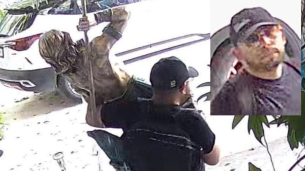 Indigna roo de histórica estatua en restaurante de Cancún