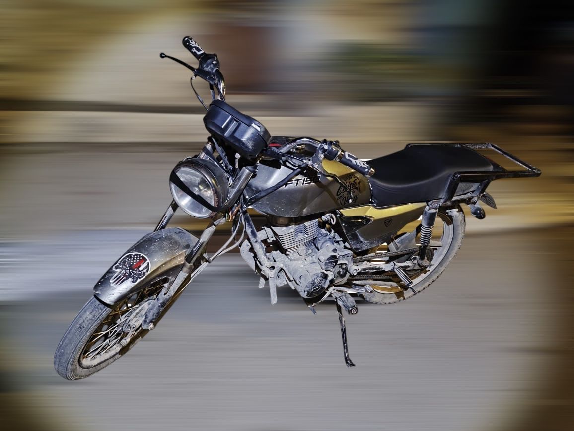 Detienen a sujeto en Tulum por conducir una moto robada; tanto el asegurado como la unidad marca Italika FT150, quedaron a disposición de la FGE.