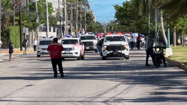 Marchan maestros en Cancún contra la reforma al ISSSTE