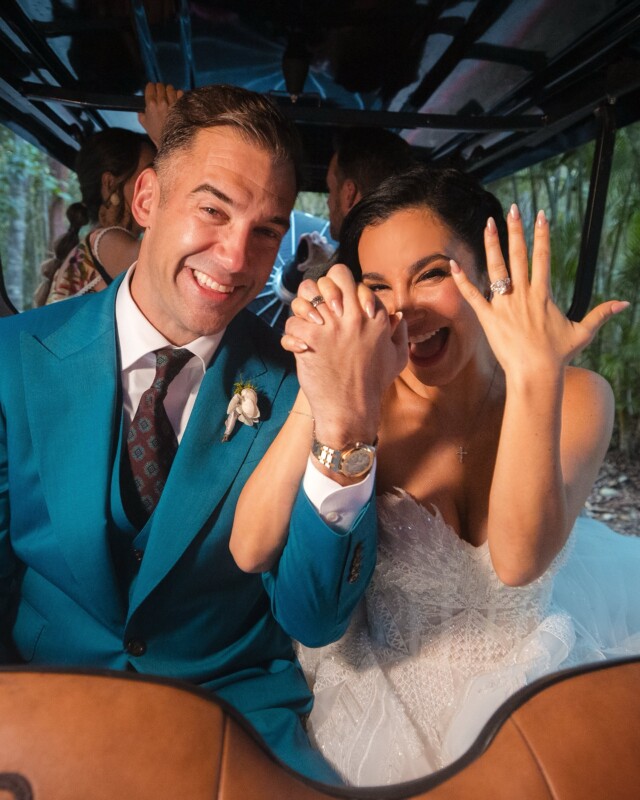 Martha Higareda y Lewis Howes se casan en Playa del Carmen