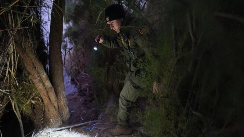 Admite el Pentágono que espía a cárteles en territorio nacional