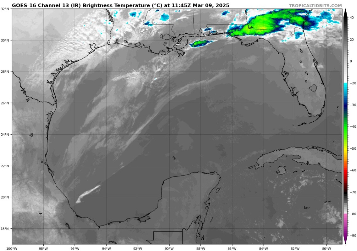 Cielo nublado con lluvias puntuales fuertes que podrían generar encharcamientos en Campeche, así como chubascos en Yucatán y Quintana Roo.