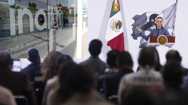 “Recontratarán a trabajadores del INAI”, reitera Sheinbaum