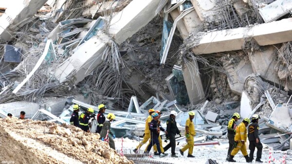 Asciende a 1,700 el número de muertos por el terremoto en Myanmar