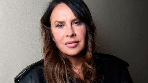 Karla Sofía Gascón se disculpa tras polémica y revela momentos de crisis