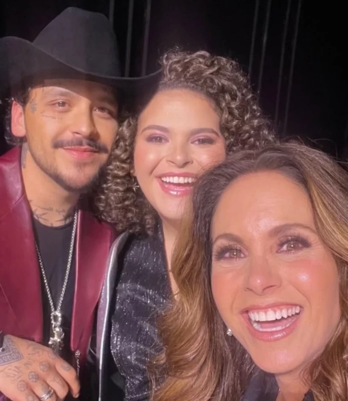 Lucero y Christian Nodal sorprenden con emotiva colaboración en programa musical