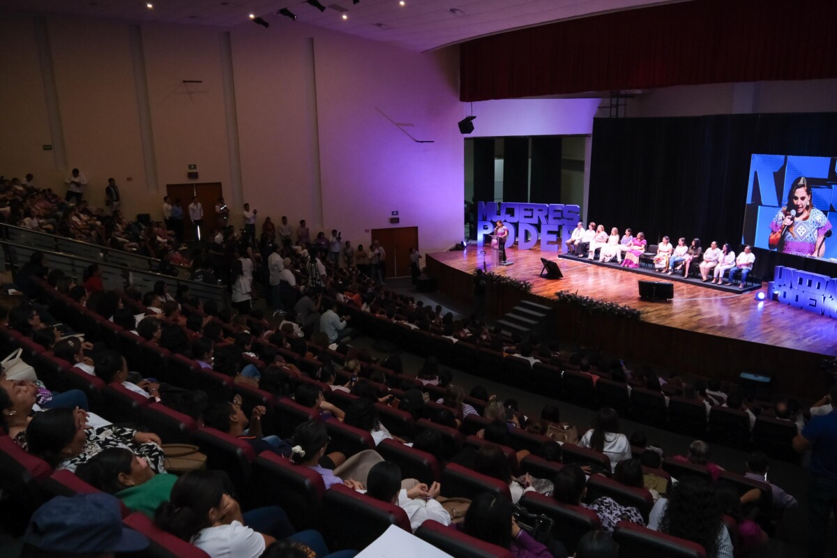 Encabeza la gobernadora el ciclo de conferencias “Mujer es Poder: ¡Unidas Podemos!”, en el Día Internacional de la Mujer.