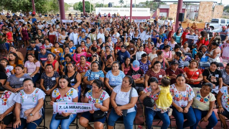 Entrega Mara Lezama materiales y herramientas a 41 grupos de artesanas y artesanos de comunidades de José María Morelos