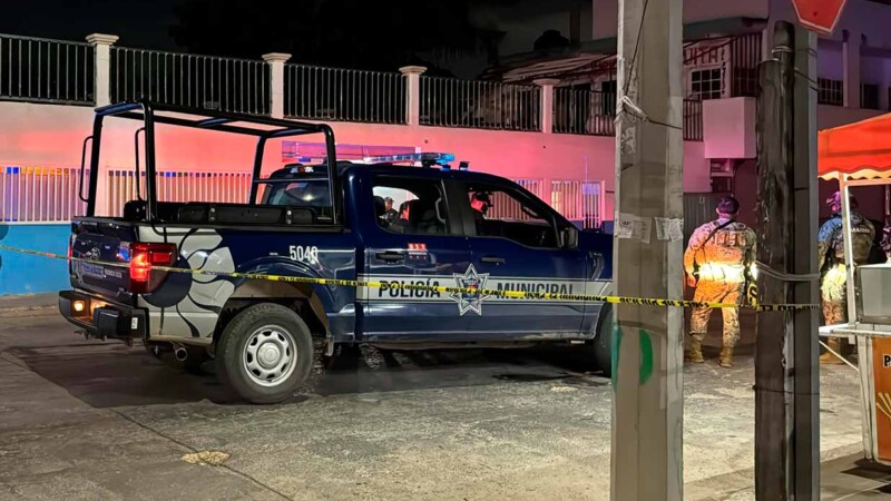 Asesinan a balazos a hombre en restaurante bar de Cancún