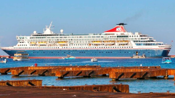 El icónico MS Balmoral regresa a Cozumel tras ocho años de ausencia