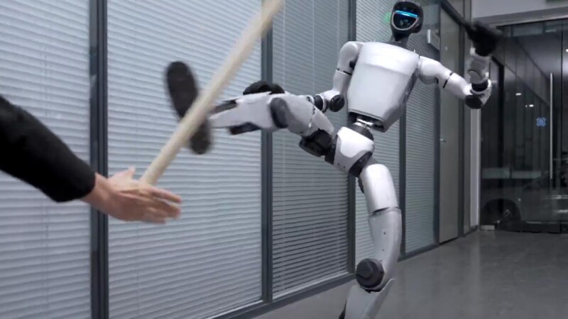 Prueban robot humanoide que es un maestro del Kung-fu!