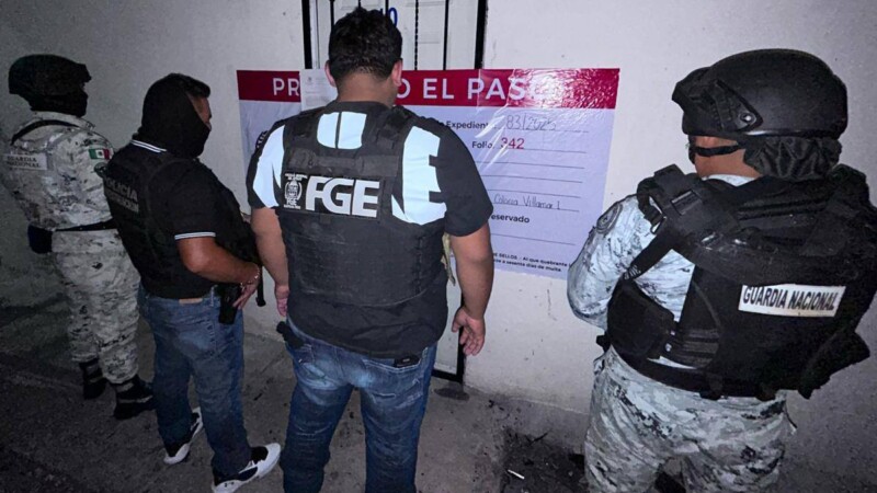 Aseguran droga y detienen a dos en un cateo en Playa del Carmen