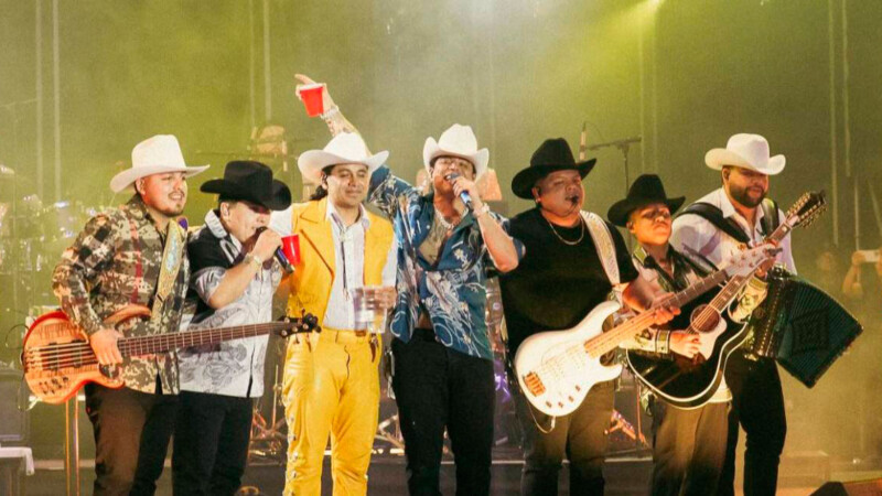 Grupo Firme dejará de interpretar corridos en sus presentaciones, anuncia Eduin Caz