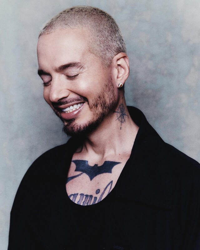 J Balvin se disfraza de Spider-Man y casi no lo dejan entrar a su propio concierto en Boston