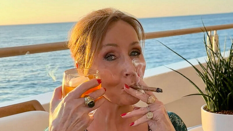 J.K. Rowling celebra fallo judicial que excluye a mujeres trans de protección legal en Reino Unido