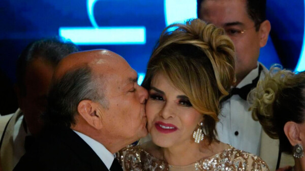 Lucía Méndez desmiente rumores sobre romance con el papá de Checo Pérez