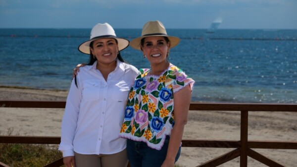 Recorren Mara Lezama y Blanca Merari accesos al mar completamente rehabilitados en Puerto Morelos para bienestar de familias visitantes
