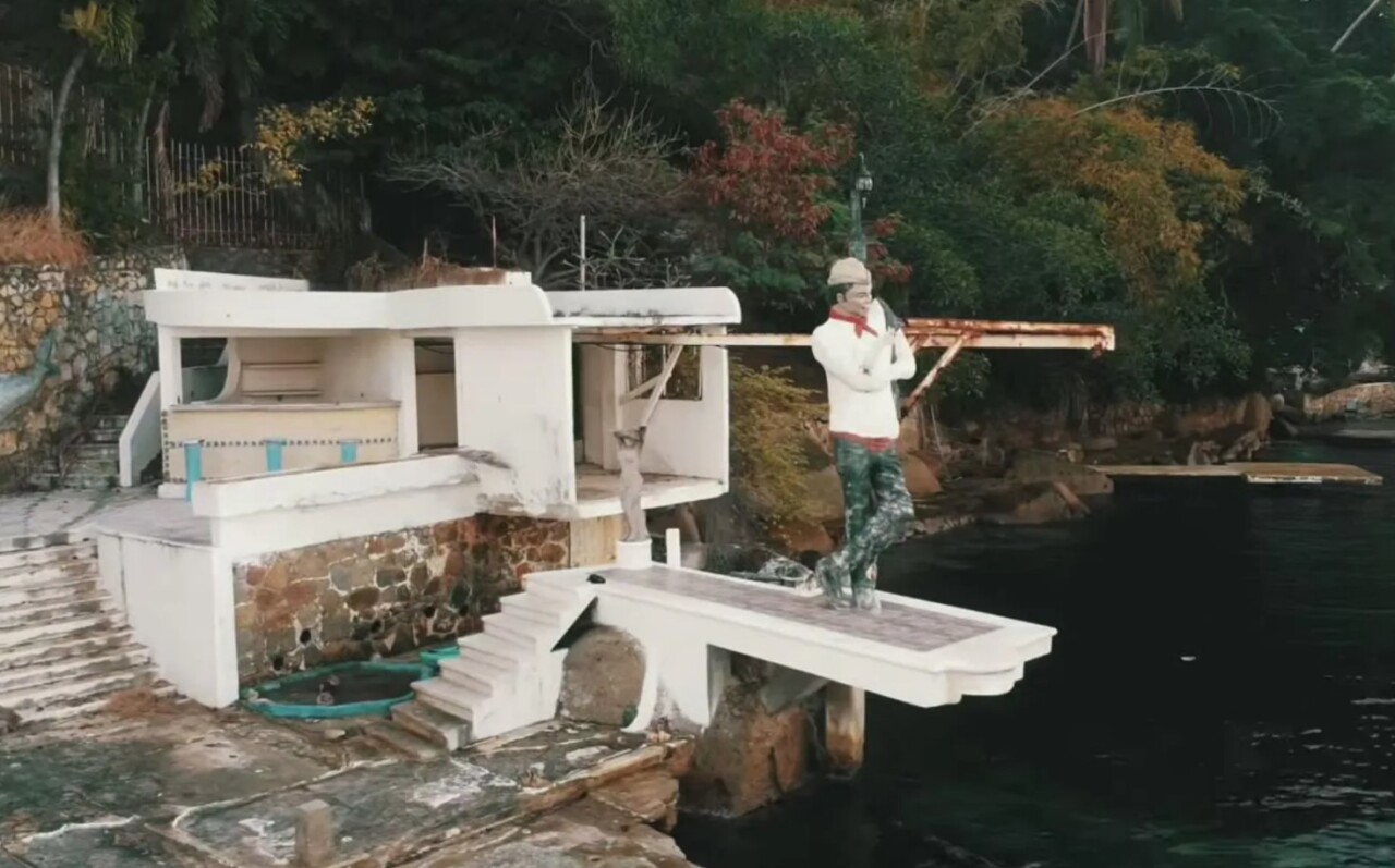 Nieto de Cantinflas es atacado con piedras tras buscar sirenas en la casa de su abuelo
