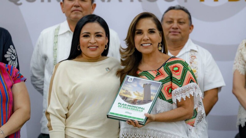 Entrega Blanca Merari a la gobernadora el plan municipal de desarrollo