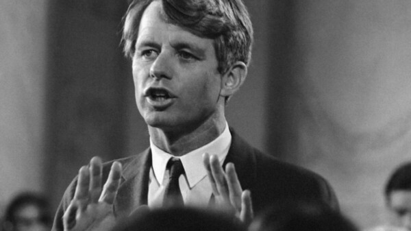 Desclasifica Trump documentos sobre asesinato de Bob Kennedy