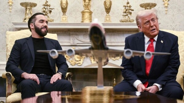 Trump niega ayuda a deportado por “error”; Bukele hace “eco”