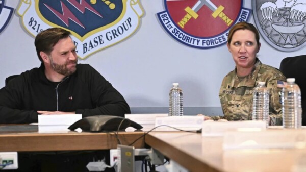 Despiden a la comandante de EU en Groenlandia