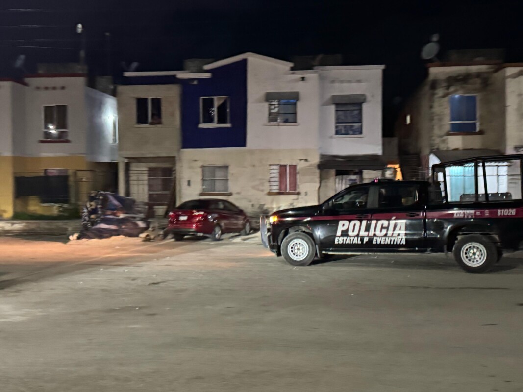 Balean a una mujer en el fraccionamiento Villas Otoch Paraíso; la víctima descansaba en su vivienda cuando recibió un disparo por una ventana.