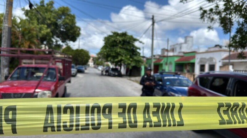 Ex elemento de la Marina saca arma de fuego para impedir ser desalojado (VIDEO)