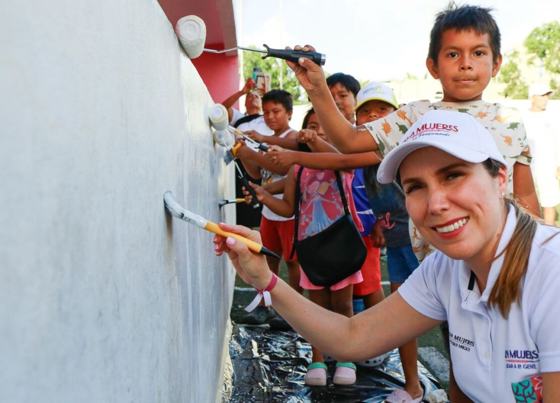 Con esfuerzo conjunto se realizaron trabajos de limpieza, barrido de calles y retoque de pintura en la cancha de Las Américas.