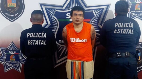 Lo detienen por conducir de forma temeraria y agrede a policías