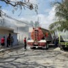 Consume el fuego una vivienda en la Región 228 de Cancún (VIDEO)